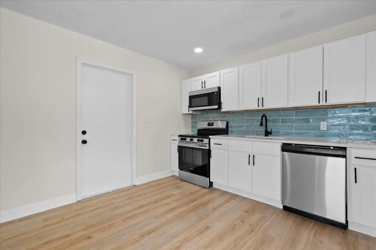 1306 S C Terrace, FL 33460 photo 4