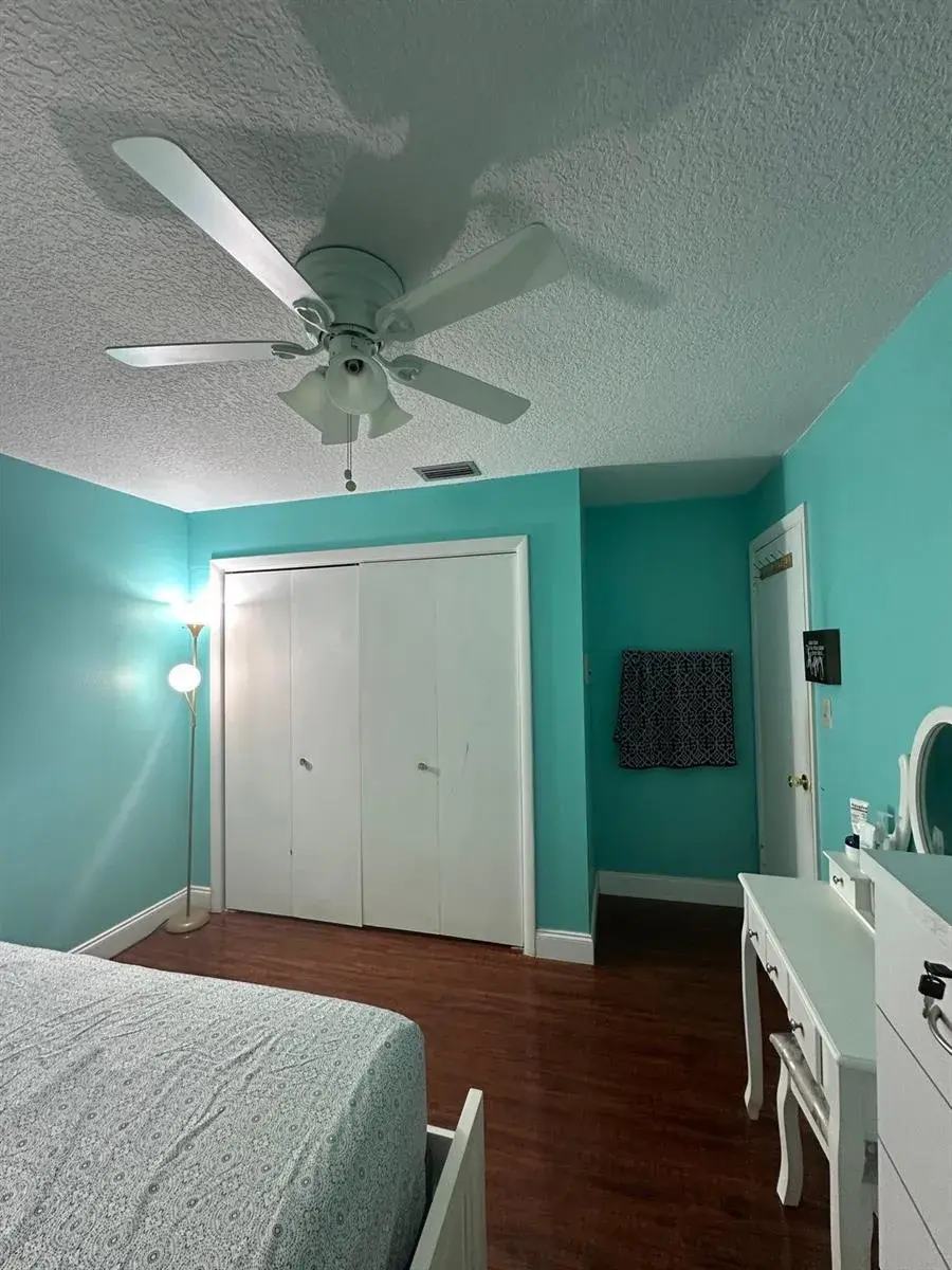 102 Pleasant Hill Lane, Tamarac FL 33319 photo 3