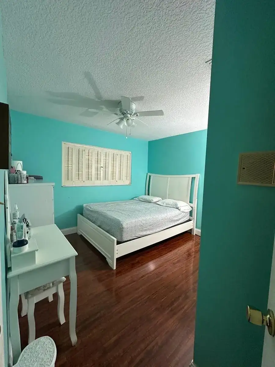 102 Pleasant Hill Lane, Tamarac FL 33319 photo 5