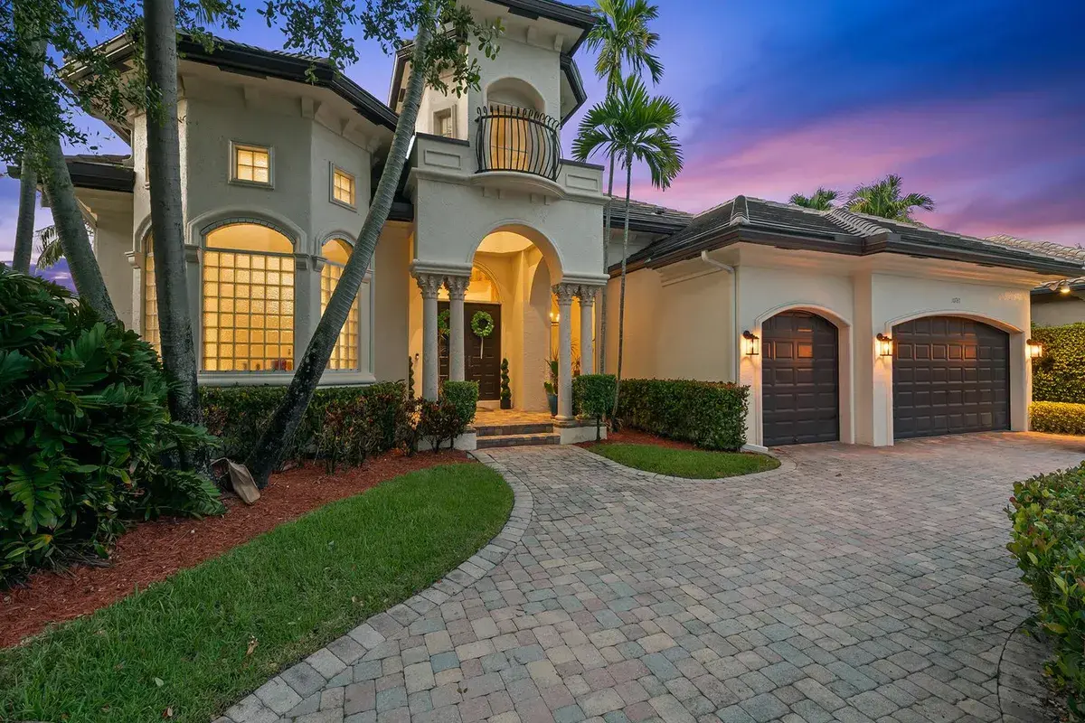 10787 Blue Palm Street, Plantation FL 33324