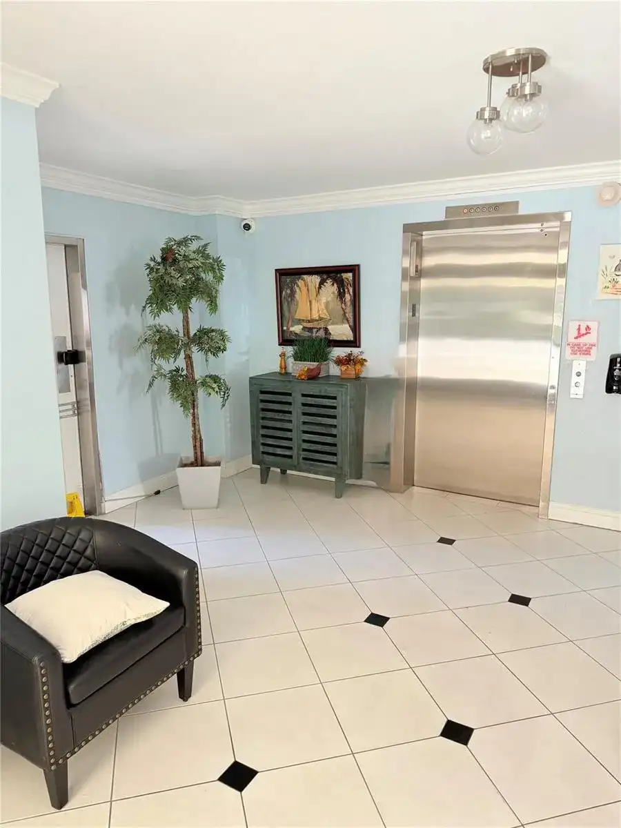 2801 N Palm Aire Drive # 604, Pompano Beach FL 33069 photo 3