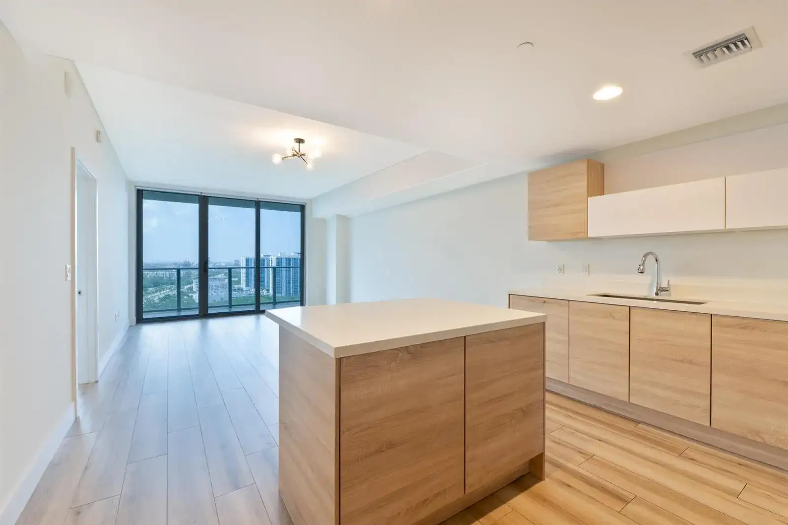 16385 Biscayne Boulevard # 2502, North Miami Beach FL 33160 photo 3