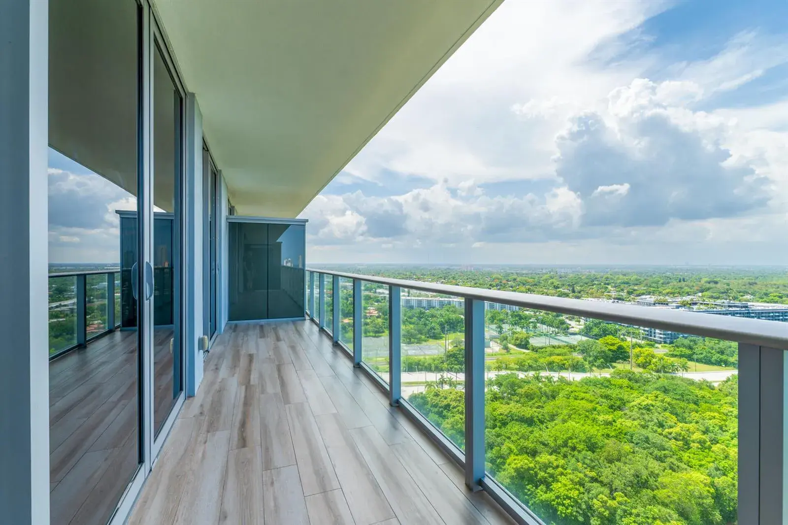 16385 Biscayne Boulevard # 2502, North Miami Beach FL 33160