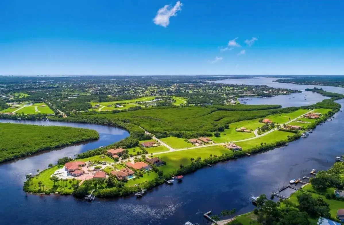 163 SE Via Lago Garda, Port St. Lucie FL 34952