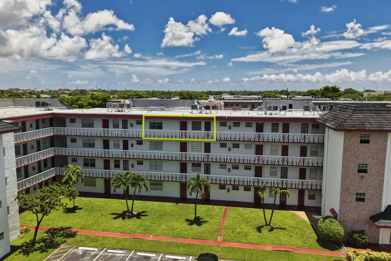 4140 NW 44th Avenue # 411, Lauderdale Lakes FL 33319
