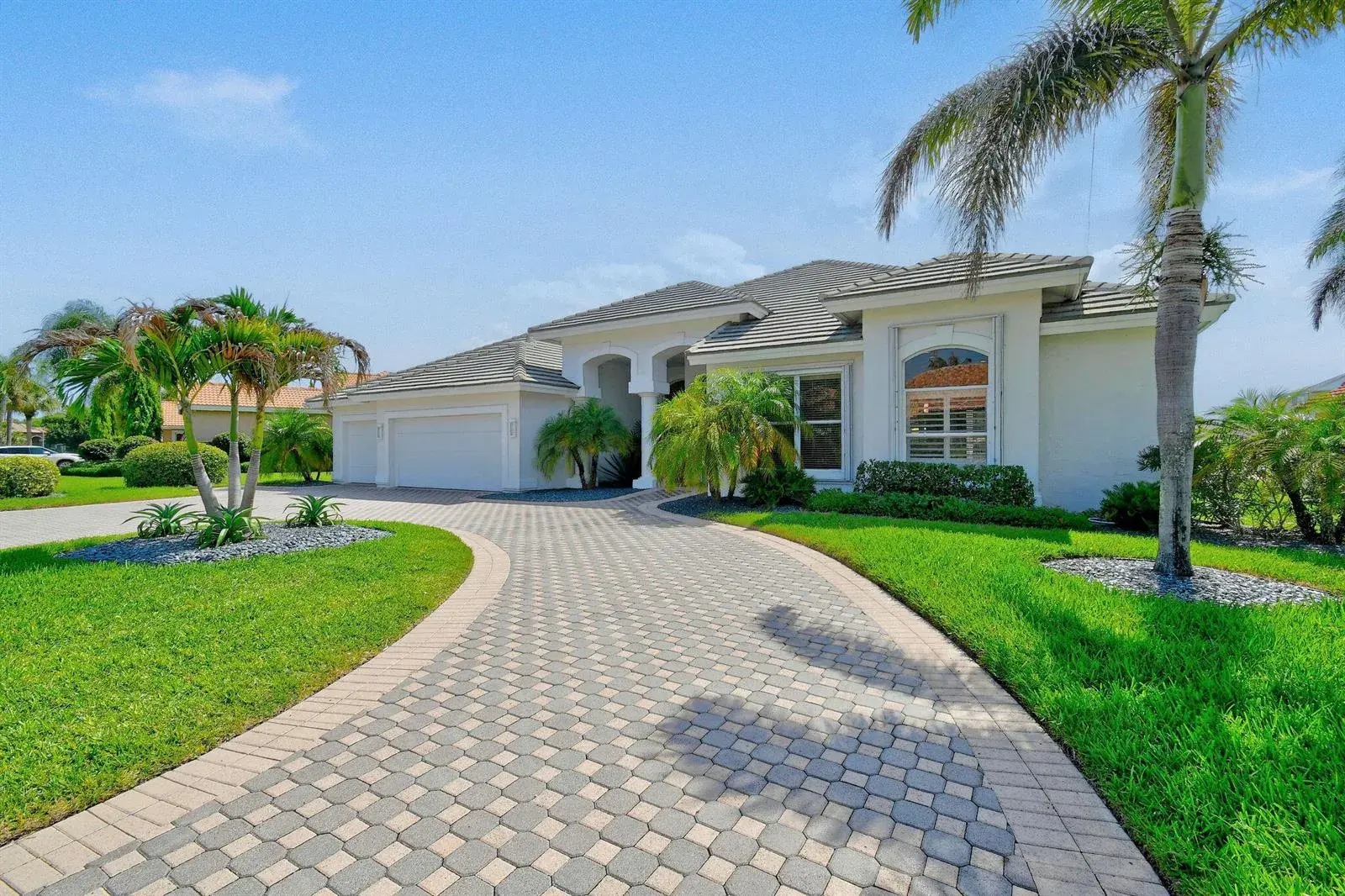 8091 SE Woodlake Lane W, Hobe Sound FL 33455
