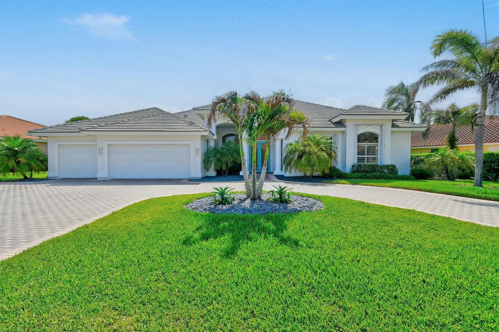 8091 SE Woodlake Lane W, Hobe Sound FL 33455