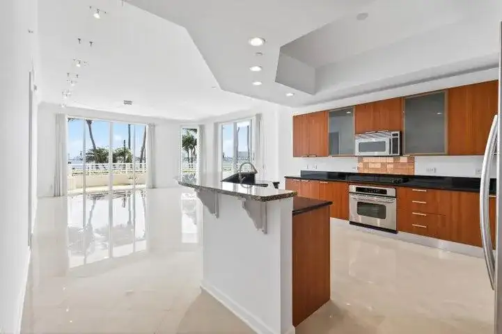 2650 Lake Shore Drive # 106, Riviera Beach FL 33404 photo 5