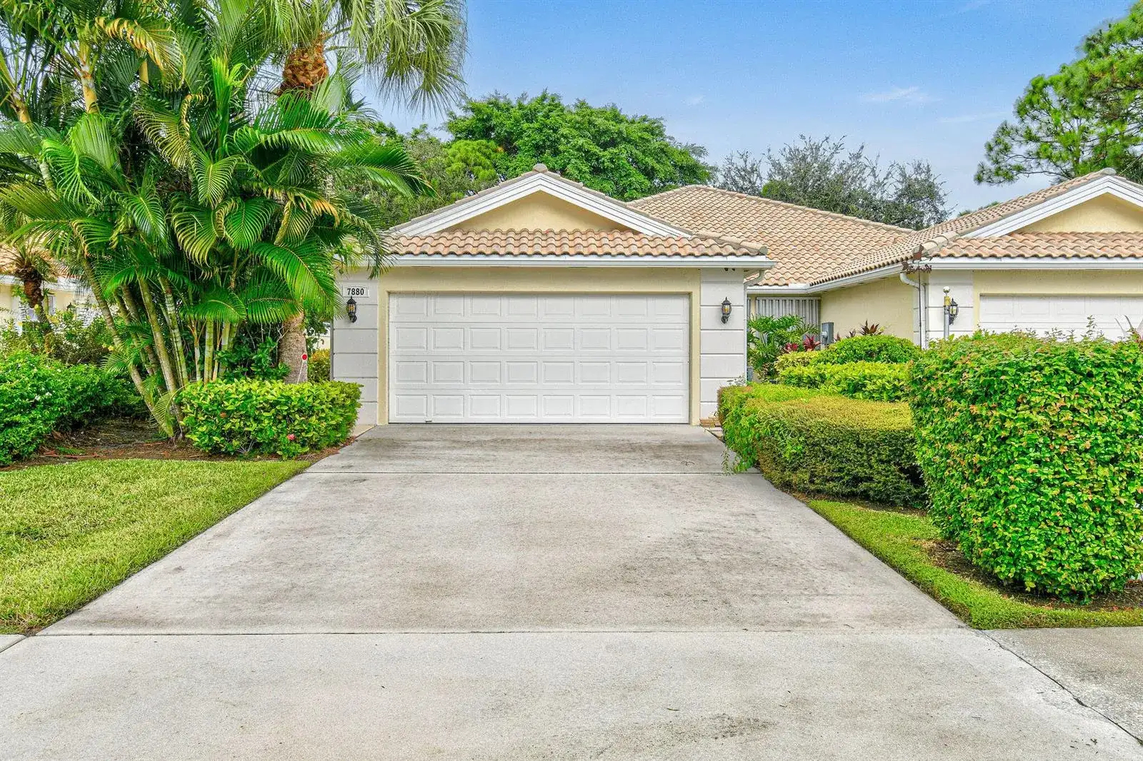 7880 SE Peppercorn Court, Hobe Sound FL 33455 photo 2