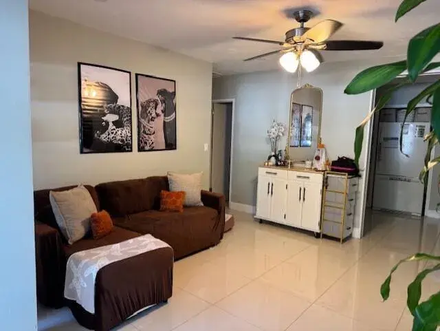 410 SW 7th Street Unit 1, Fort Lauderdale FL 33315