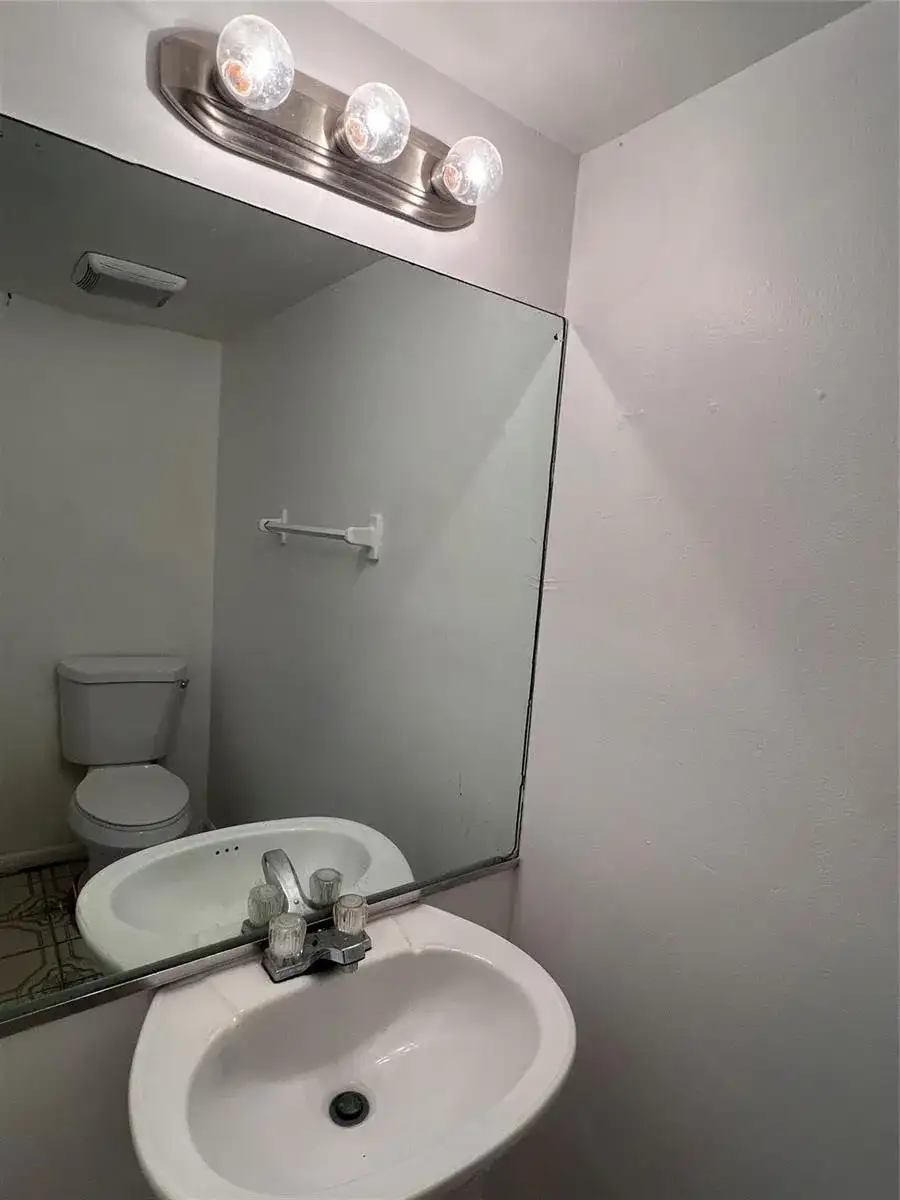 2442 NW 52nd Avenue, Lauderhill FL 33313 photo 5
