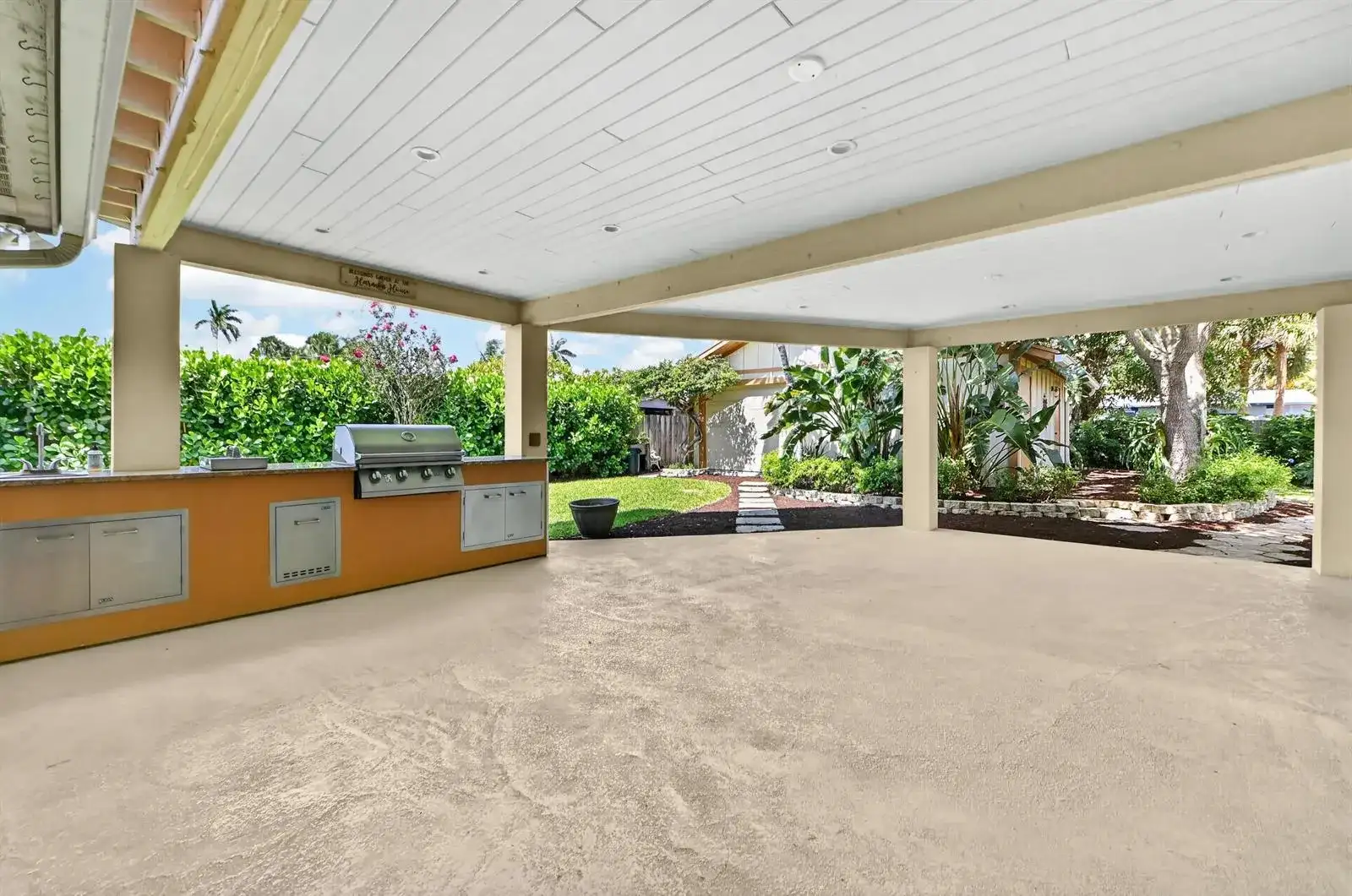 313 Poe Drive, Palm Springs FL 33461 photo 4