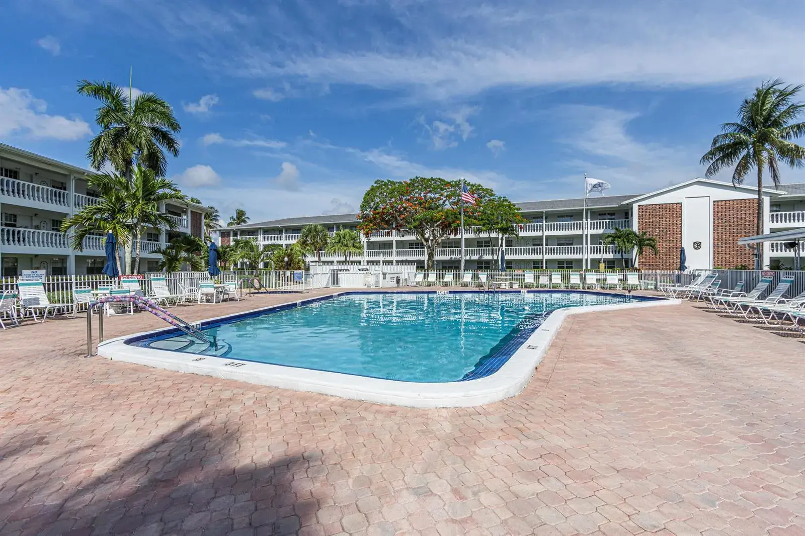 2455 NE 51st Street # E207, Fort Lauderdale FL 33308