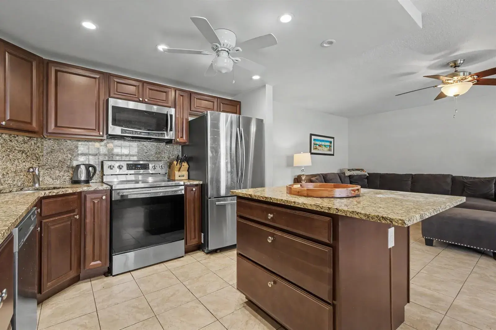 2455 NE 51st Street # E207, Fort Lauderdale FL 33308