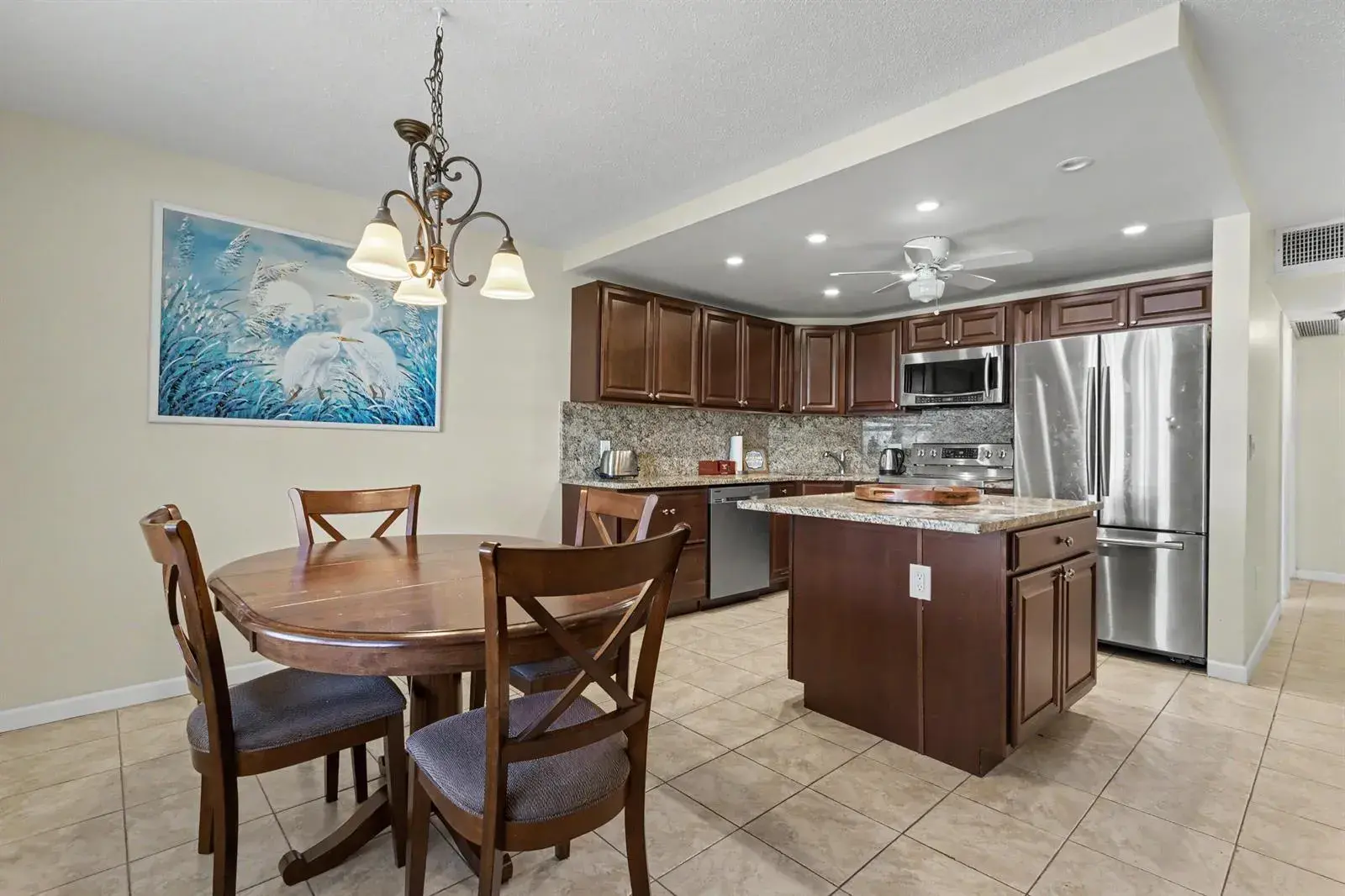 2455 NE 51st Street # E207, Fort Lauderdale FL 33308