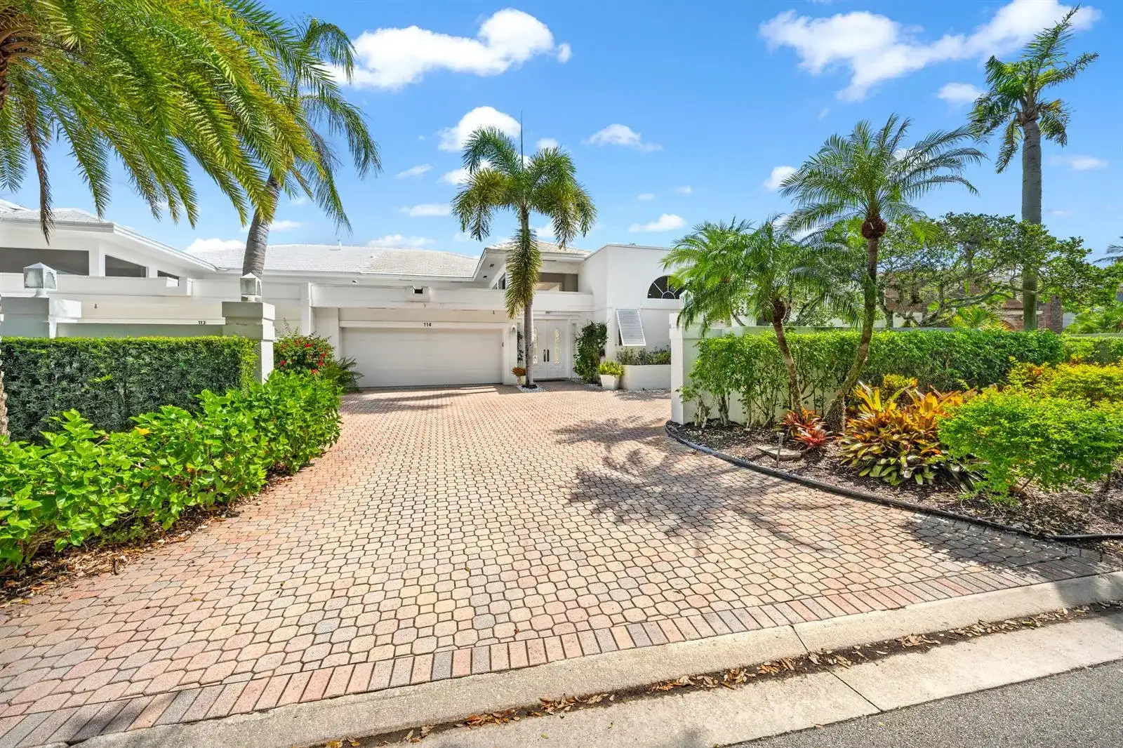 114 Waters Edge Drive, Jupiter FL 33477 photo 3