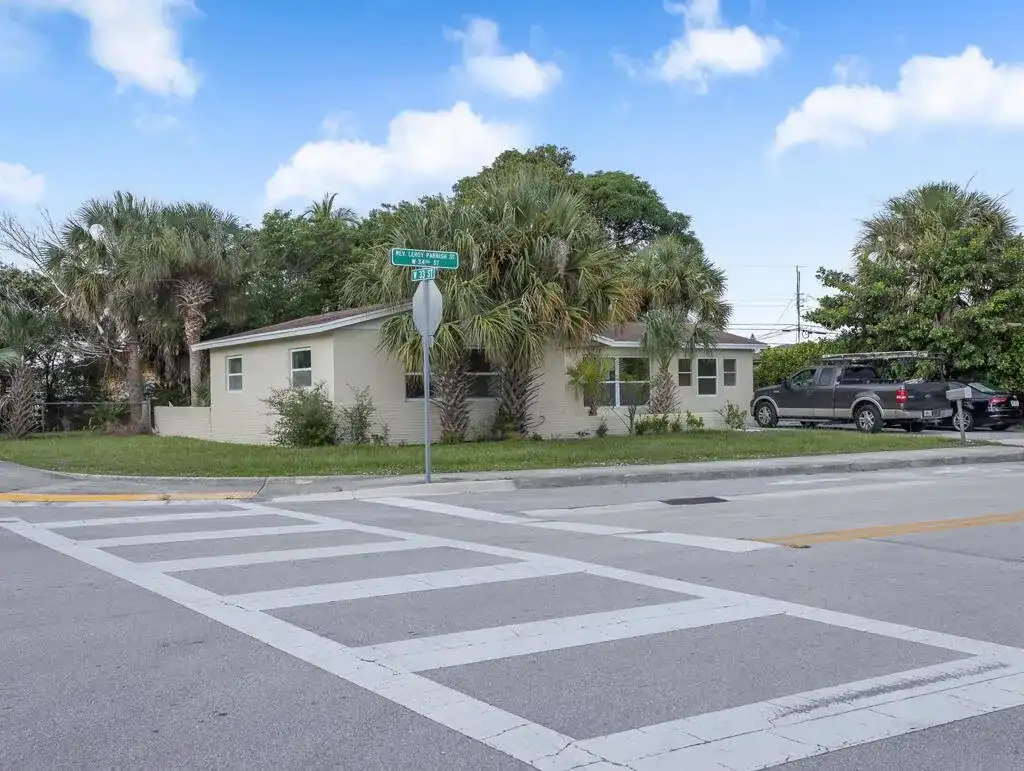 371 W 34th Street, Riviera Beach FL 33404