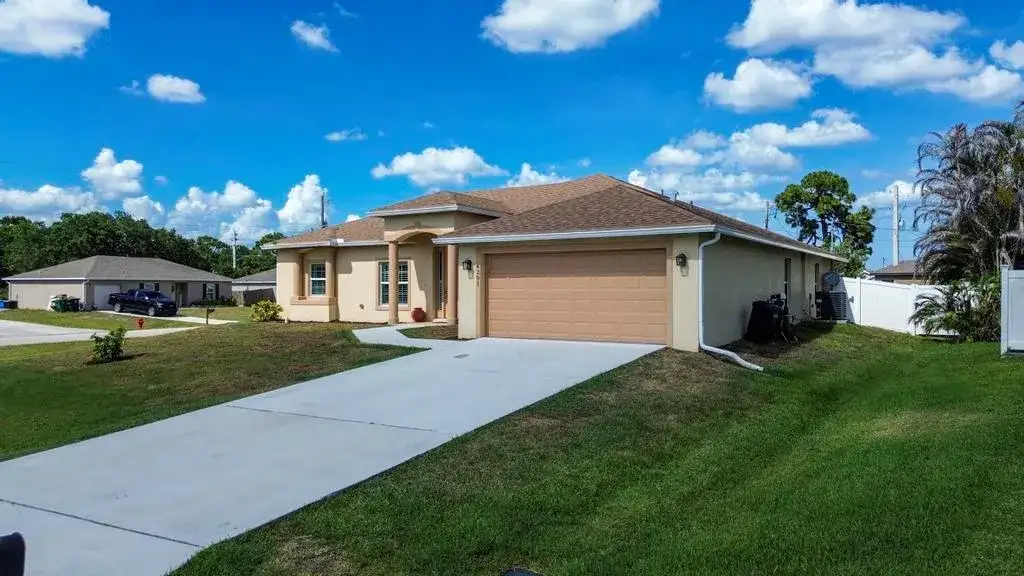 4201 SW Mcclellen Street, Port St. Lucie FL 34953 photo 2