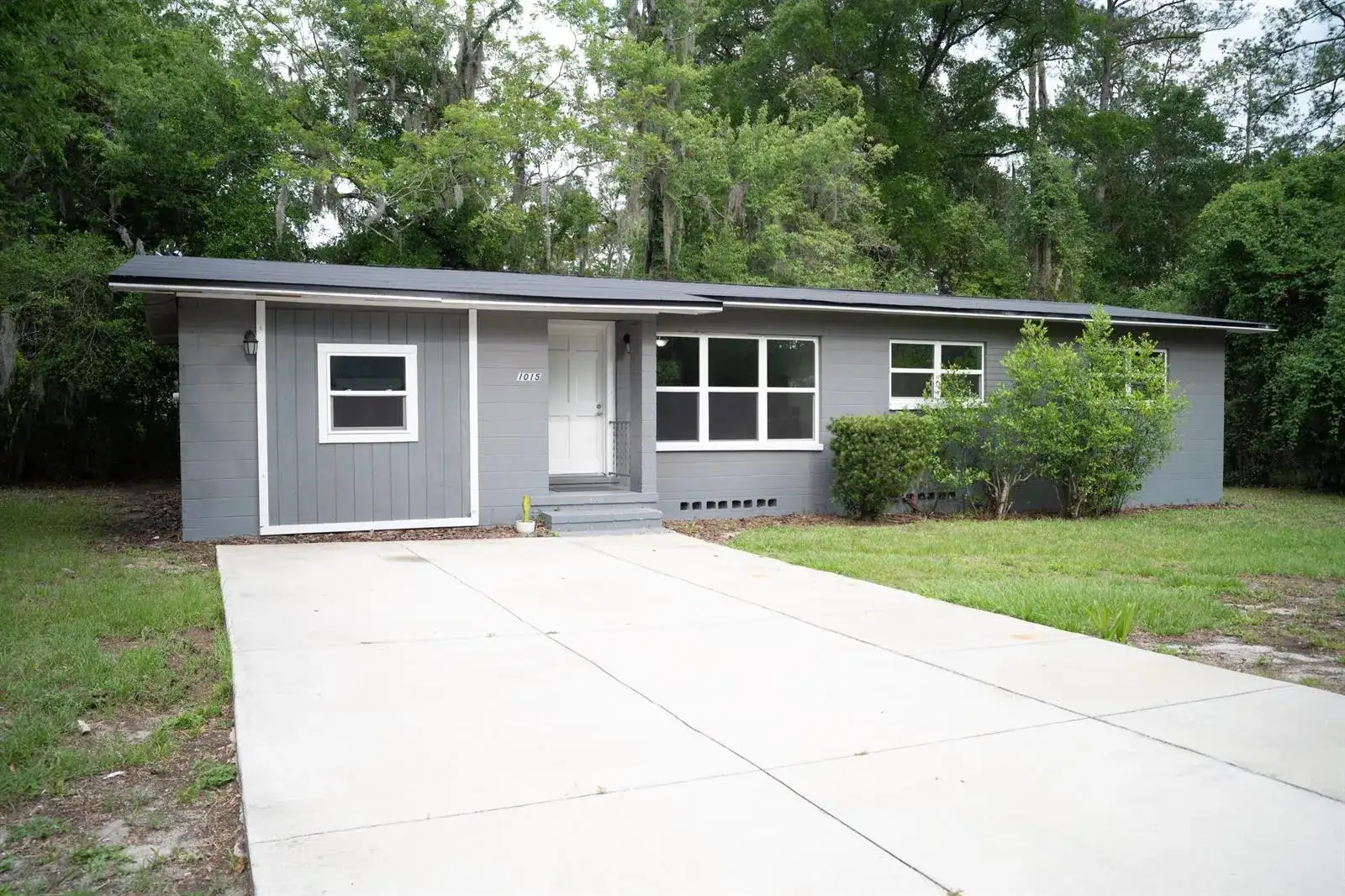 1015 SE 10th Terrace, Gainesville FL 32601 photo 2