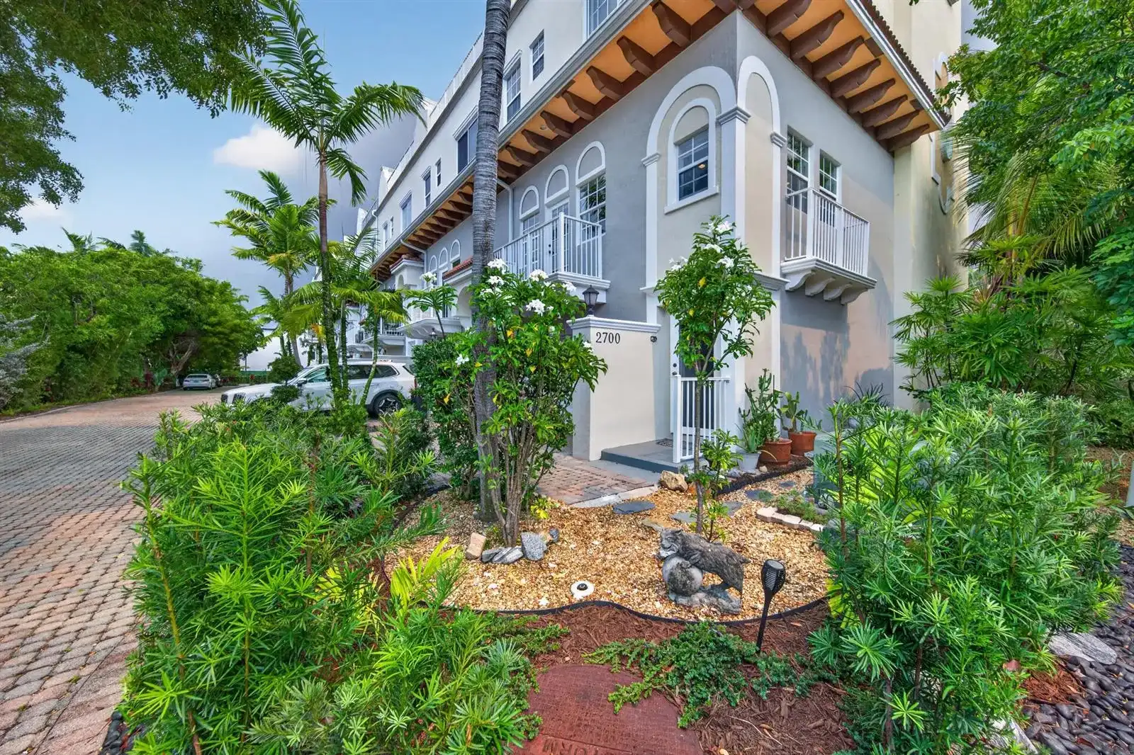 2700 NE 8th Avenue, Wilton Manors FL 33334