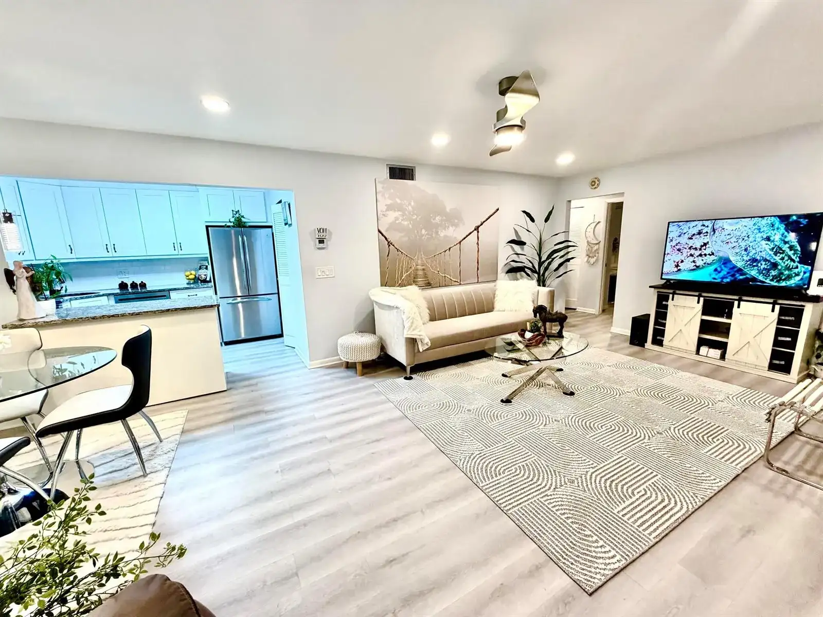 301 Knotty Pine Circle # 2, FL 33463 photo 4