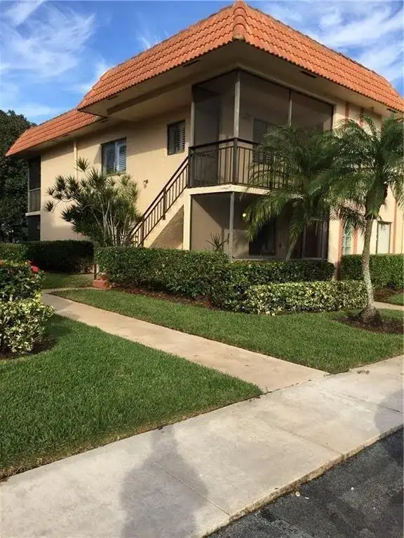 331 Lakeview Drive # 201, Weston FL 33326 photo 2