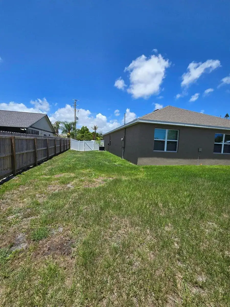 2101 SE Floresta Drive, Port St. Lucie FL 34984 photo 5