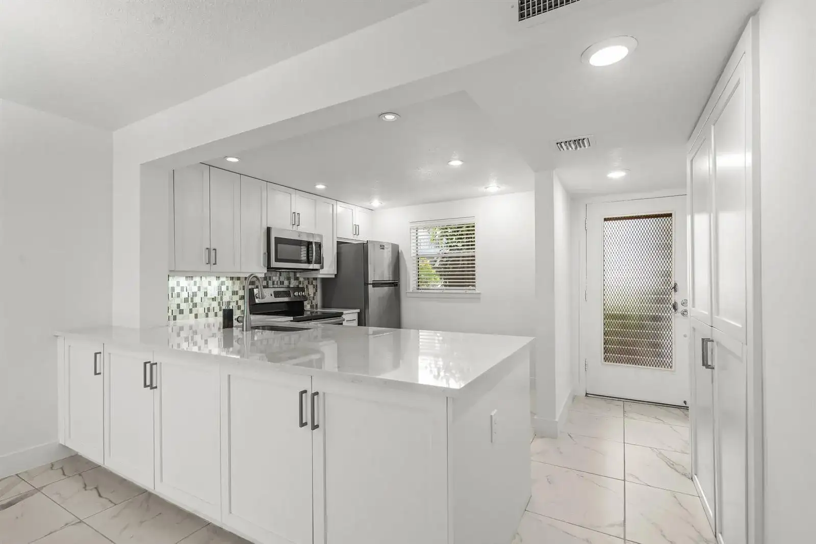 3090 Holiday Springs Boulevard Unit 109, Margate FL 33063 photo 3