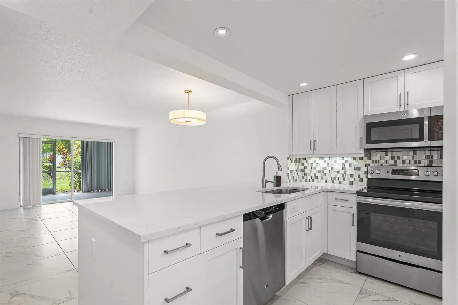 3090 Holiday Springs Boulevard Unit 109, Margate FL 33063 photo 4