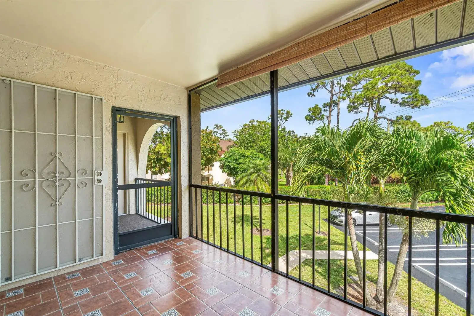223 Pine Hov Circle # 2, FL 33463 photo 3