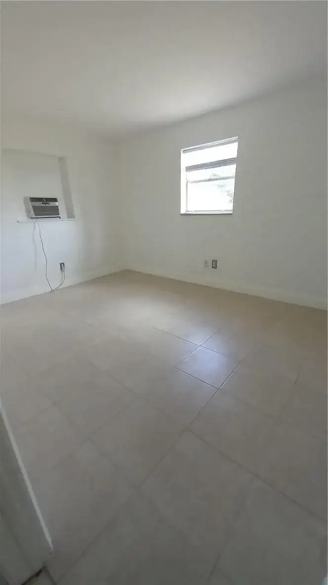 330 NW 38th Street, Deerfield Beach FL 33064 photo 3