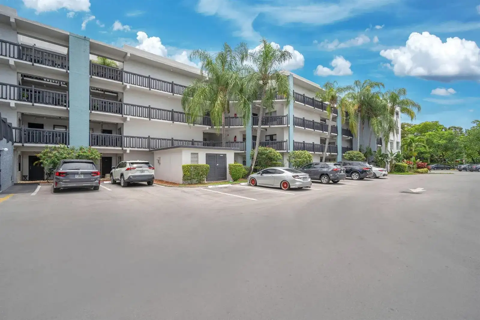 1021 Mockingbird Lane # 303, Plantation FL 33324 photo 2