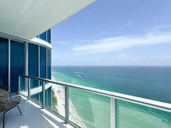 17001 Collins Avenue # 4204, Sunny Isles Beach FL 33160