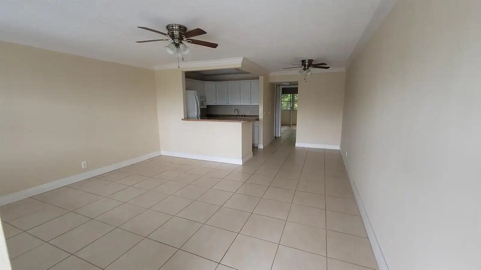 375 Camden P, West Palm Beach FL 33417 photo 2