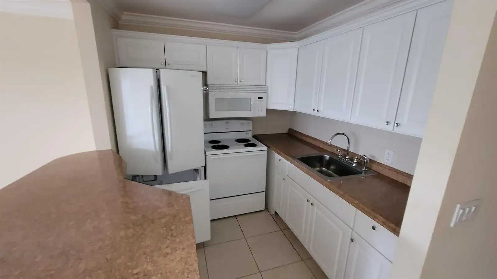 375 Camden P, West Palm Beach FL 33417 photo 4