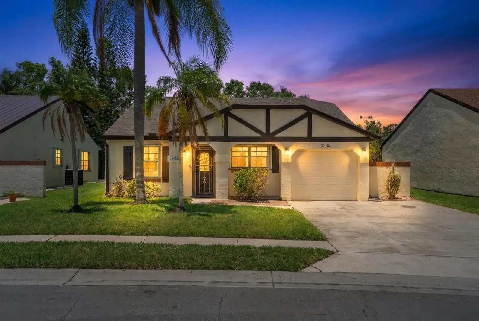 2225 SE Barrington Street, FL 34952 photo 2