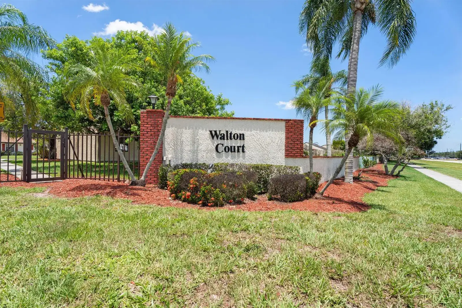 2225 SE Barrington Street, FL 34952 photo 4