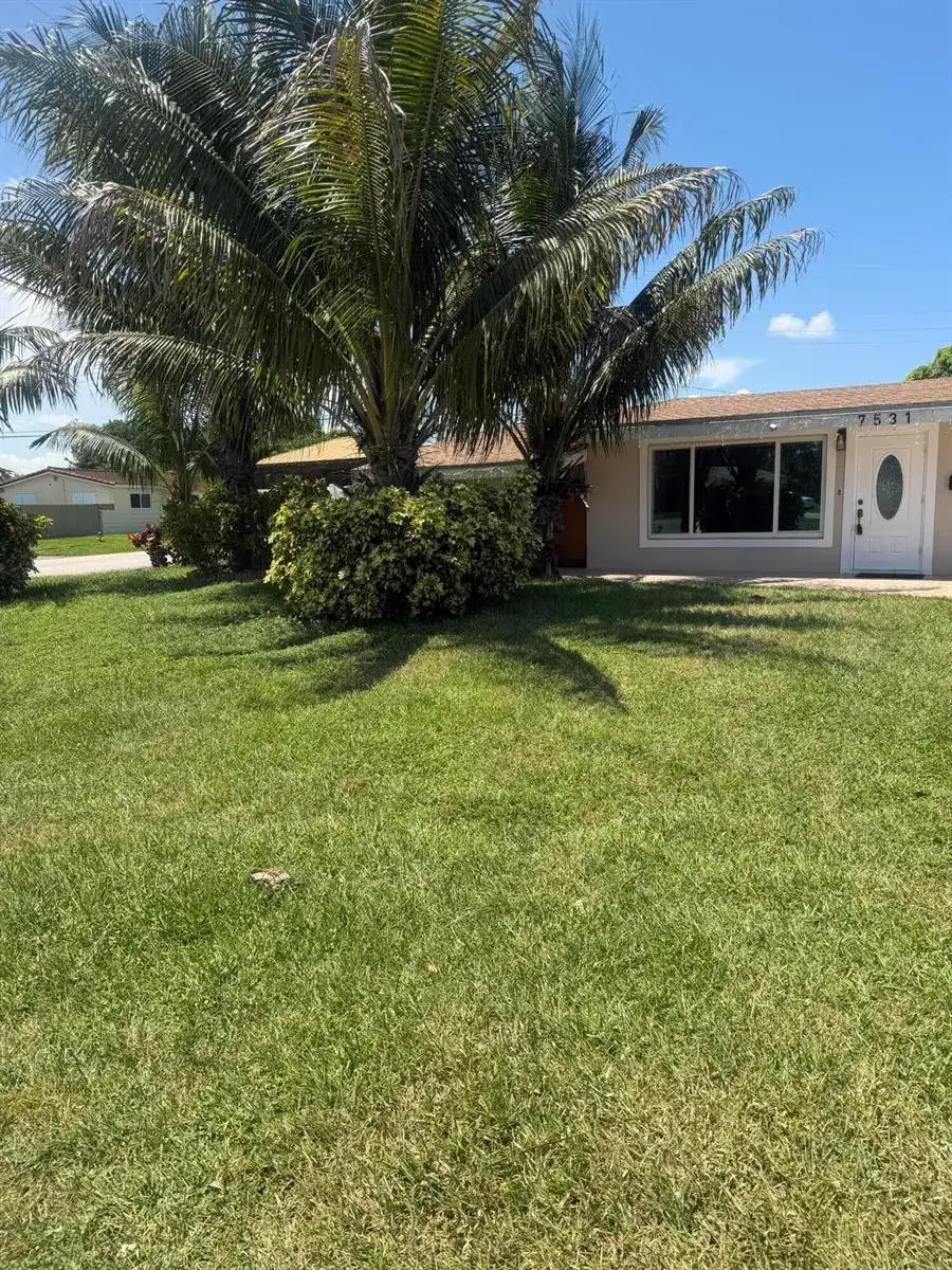 7531 Shalimar Street, Miramar FL 33023 photo 2