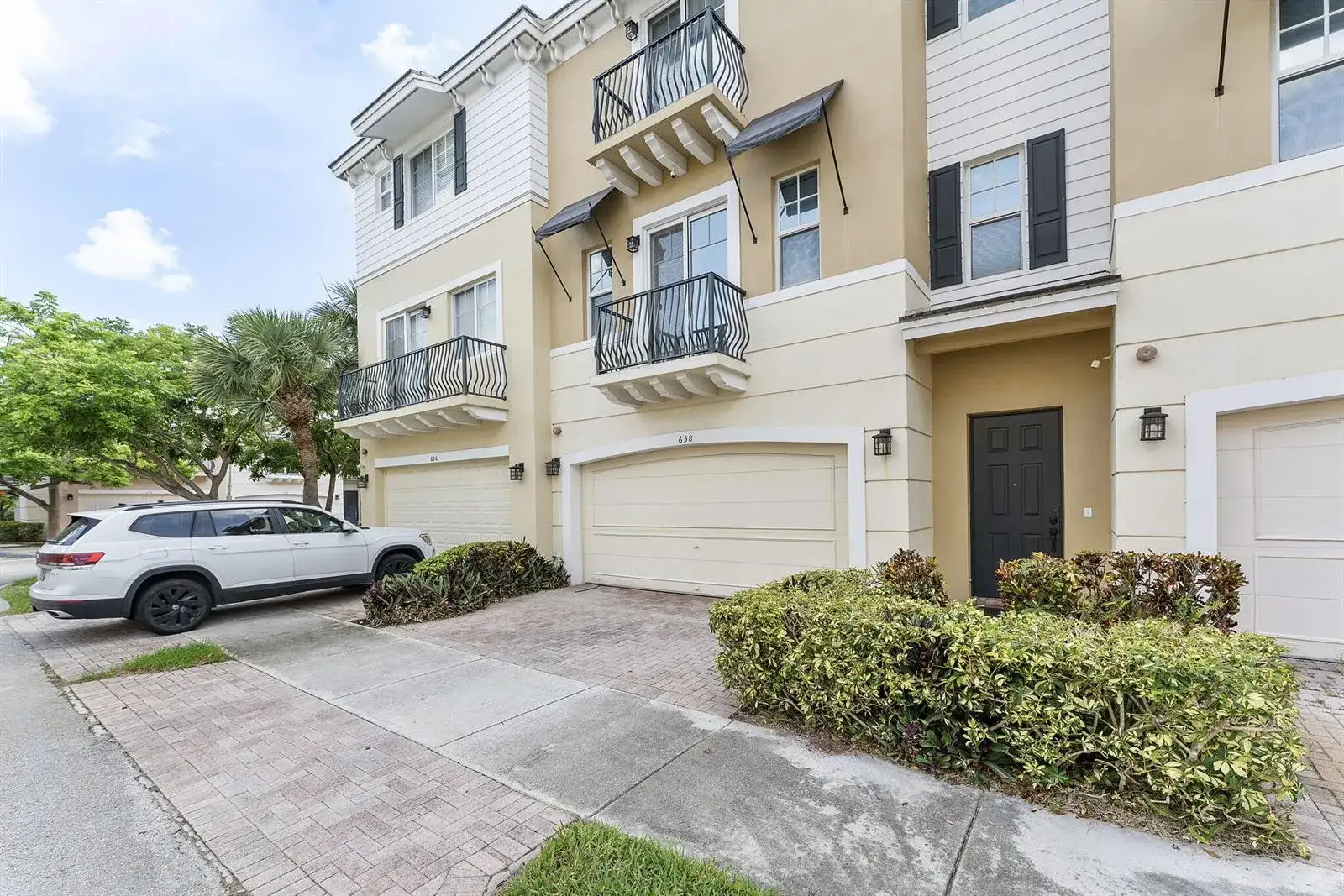 638 NW 38th Circle, Boca Raton FL 33431 photo 2