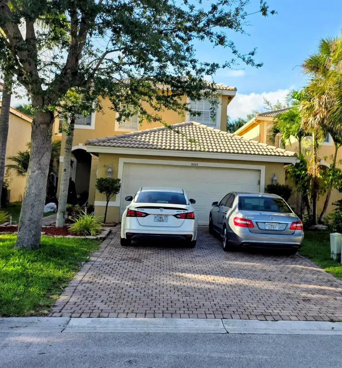 5069 Starblaze Drive, FL 33463 photo 2