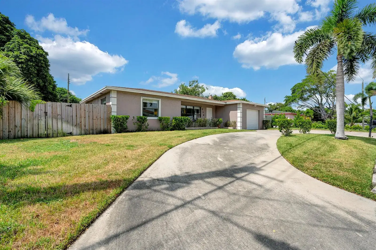216 NW 4th Avenue, Boynton Beach FL 33435 photo 3