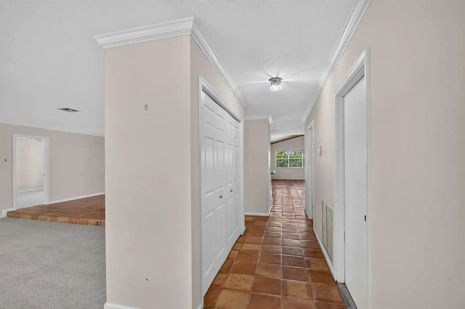 2400 SW 23rd Cranbrook Drive, Boynton Beach FL 33436 photo 4