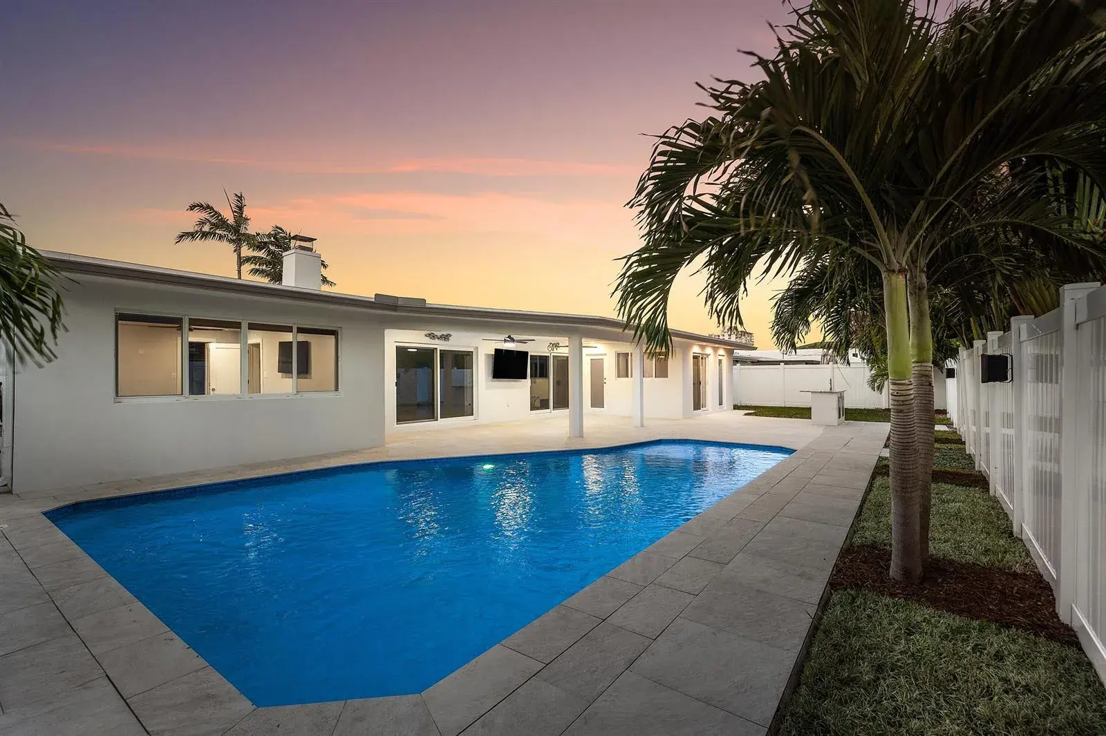 2846 NE 35th Court, Lighthouse Point FL 33064