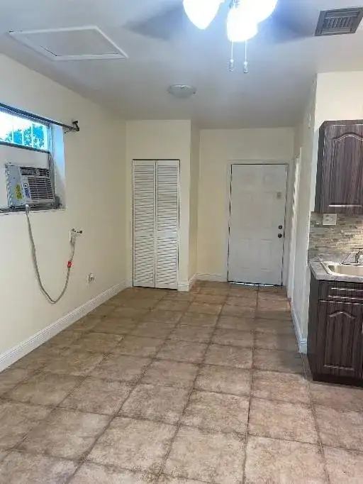 16920 NW 33rd Avenue, Miami Gardens FL 33056 photo 2