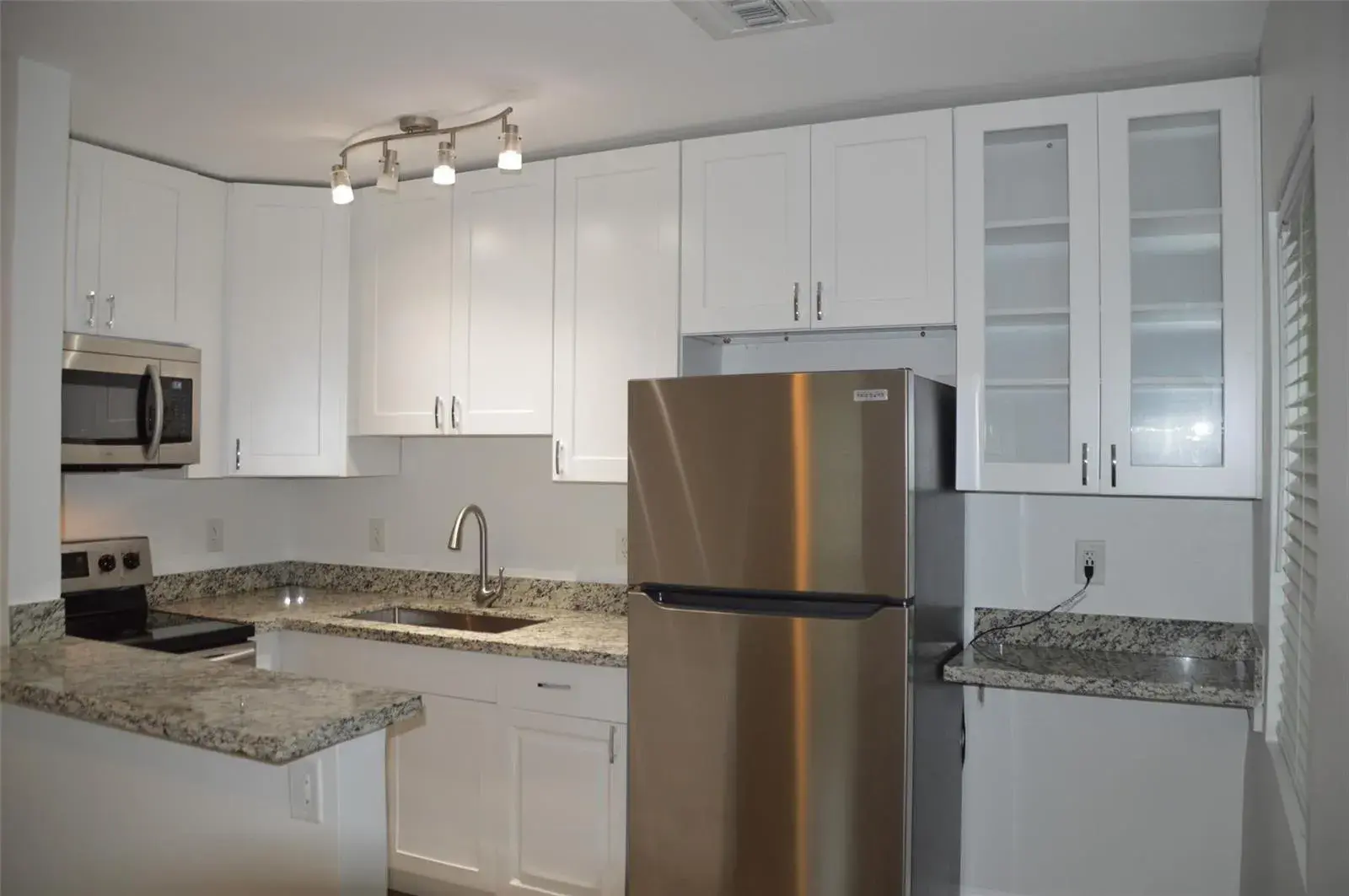 819 NE 14th Court # B, Fort Lauderdale FL 33304