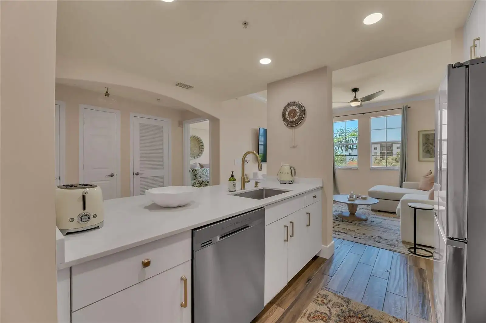 533 NE 3rd Avenue # 512, Fort Lauderdale FL 33301 photo 2