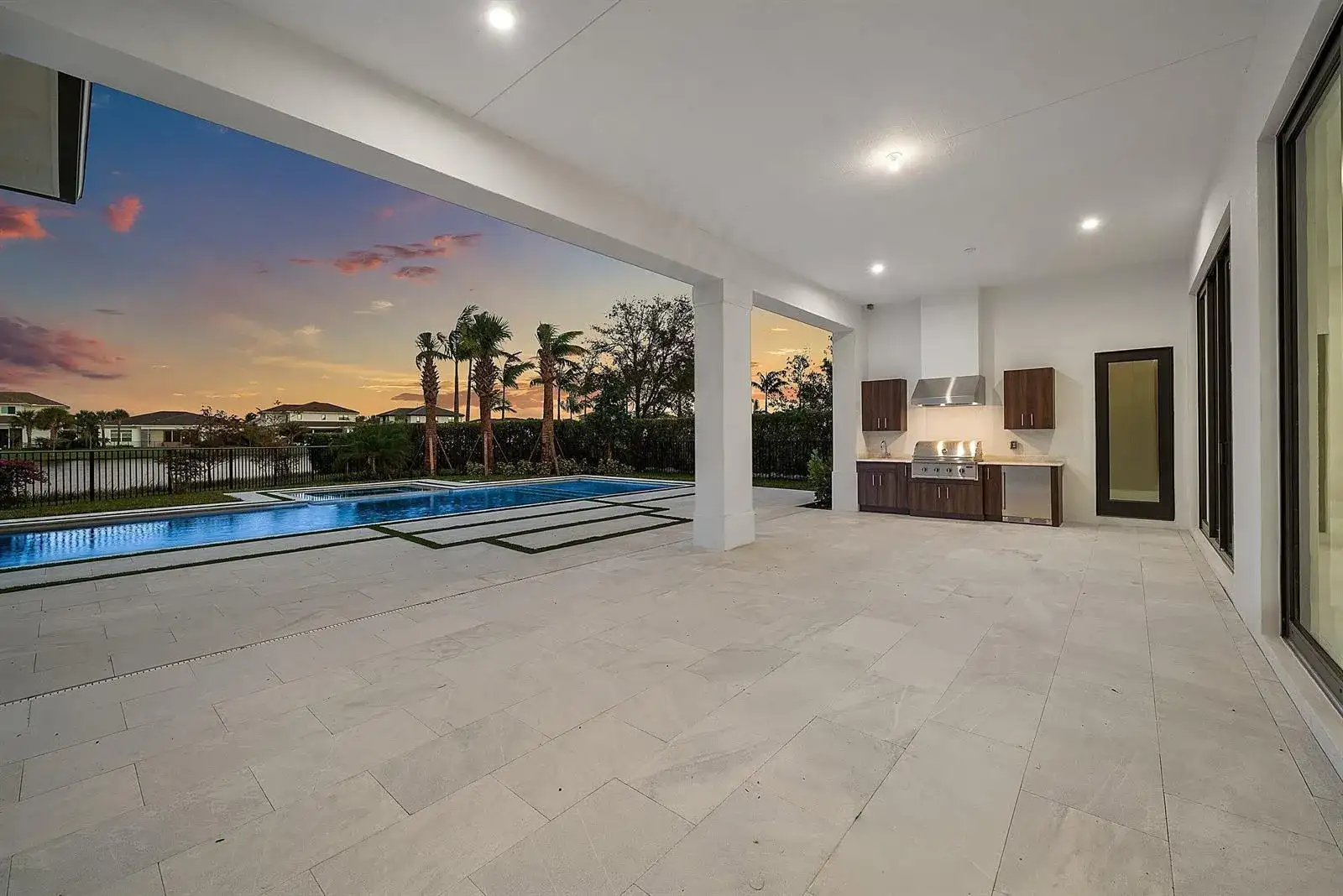 9109 Coral Isles Circle, Palm Beach Gardens FL 33412 photo 3