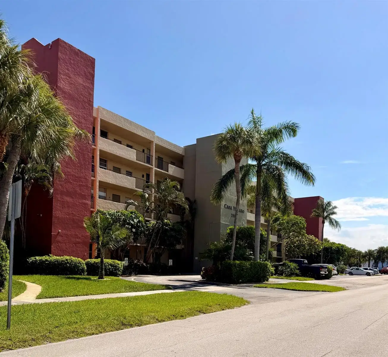 2400 NE 10th Street # 106, Pompano Beach FL 33062