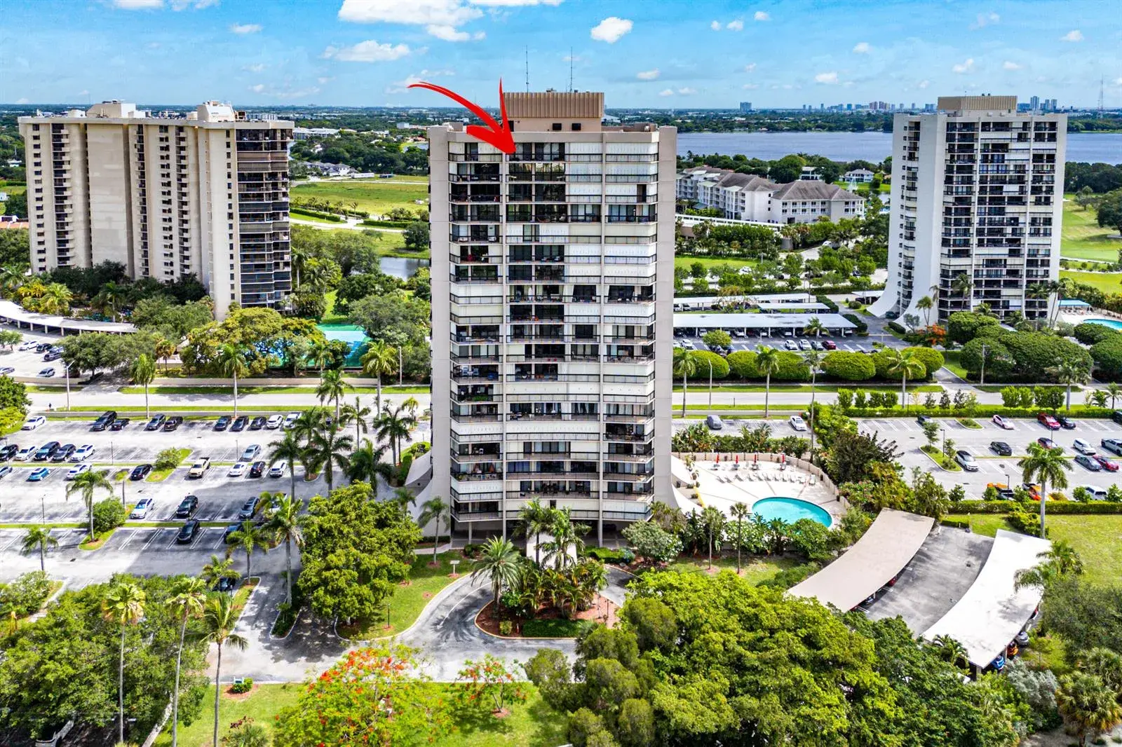 2425 Presidential Way, West Palm Beach FL 33401