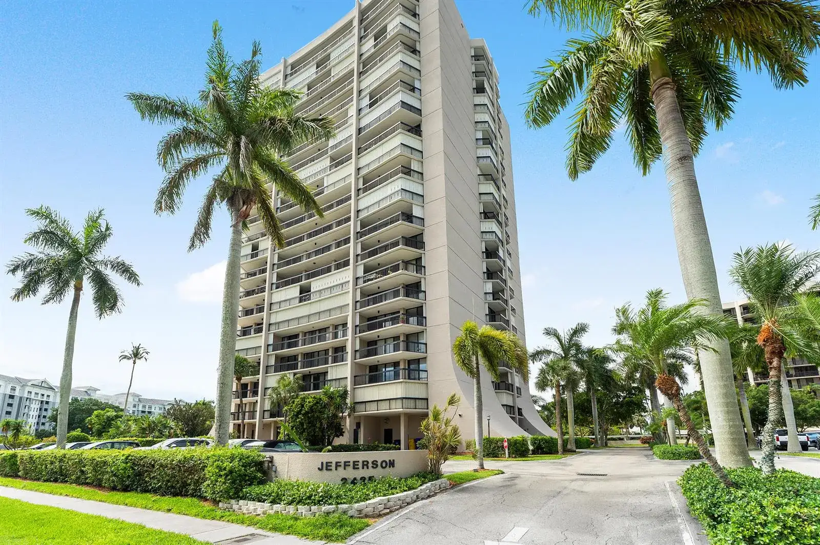 2425 Presidential Way, West Palm Beach FL 33401 photo 4